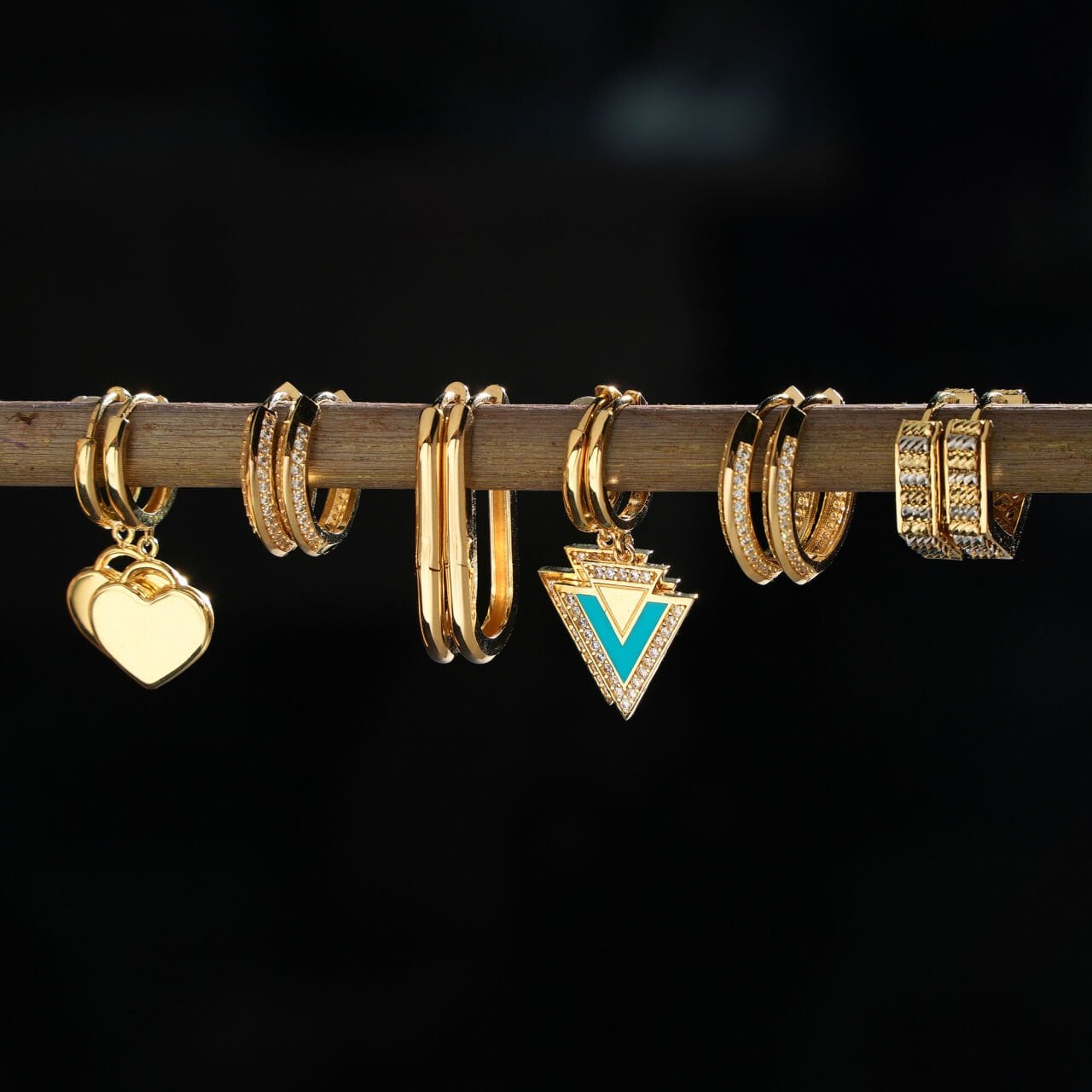 Altın Negatif Enerjiyi Çeker Mi? Gerçekler ve İnançlar (2026)