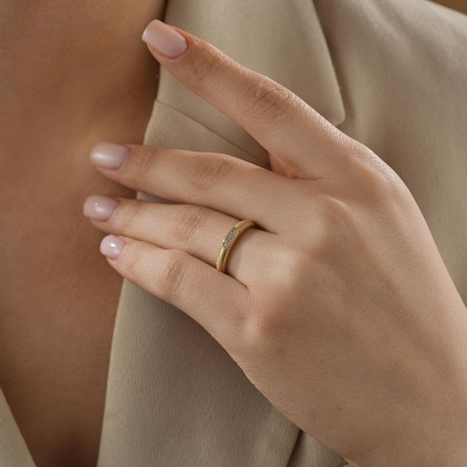 Desenli Taşlı Yüzük