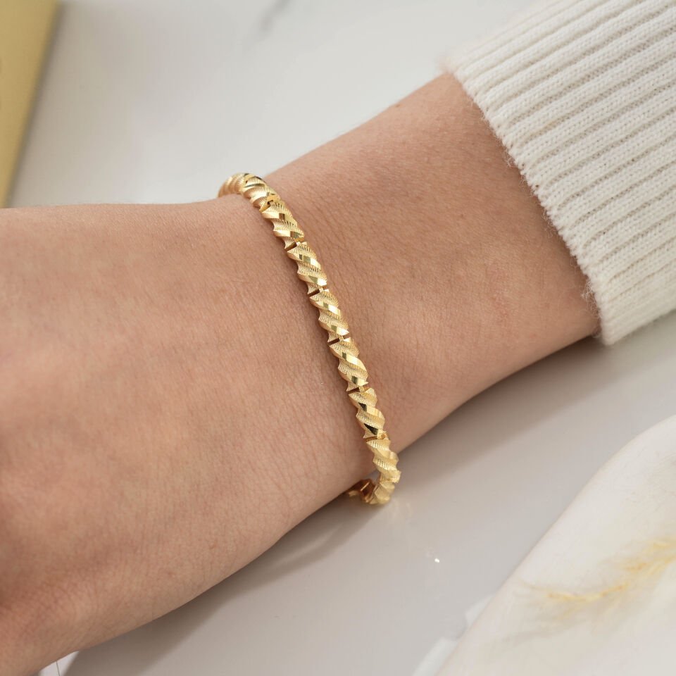 Burgu Işıltılı Bileklik