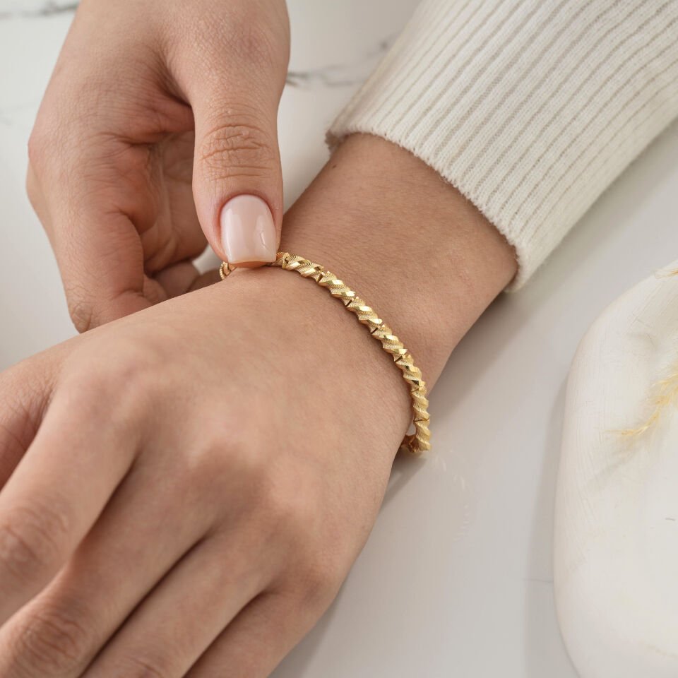 Burgu Işıltılı Bileklik