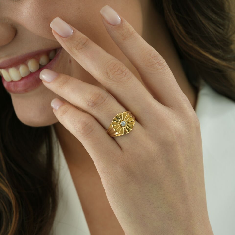 Taşlı Çiçek Yüzük