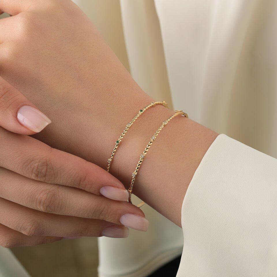 Minimal Taşlı Burgu Kelepçe