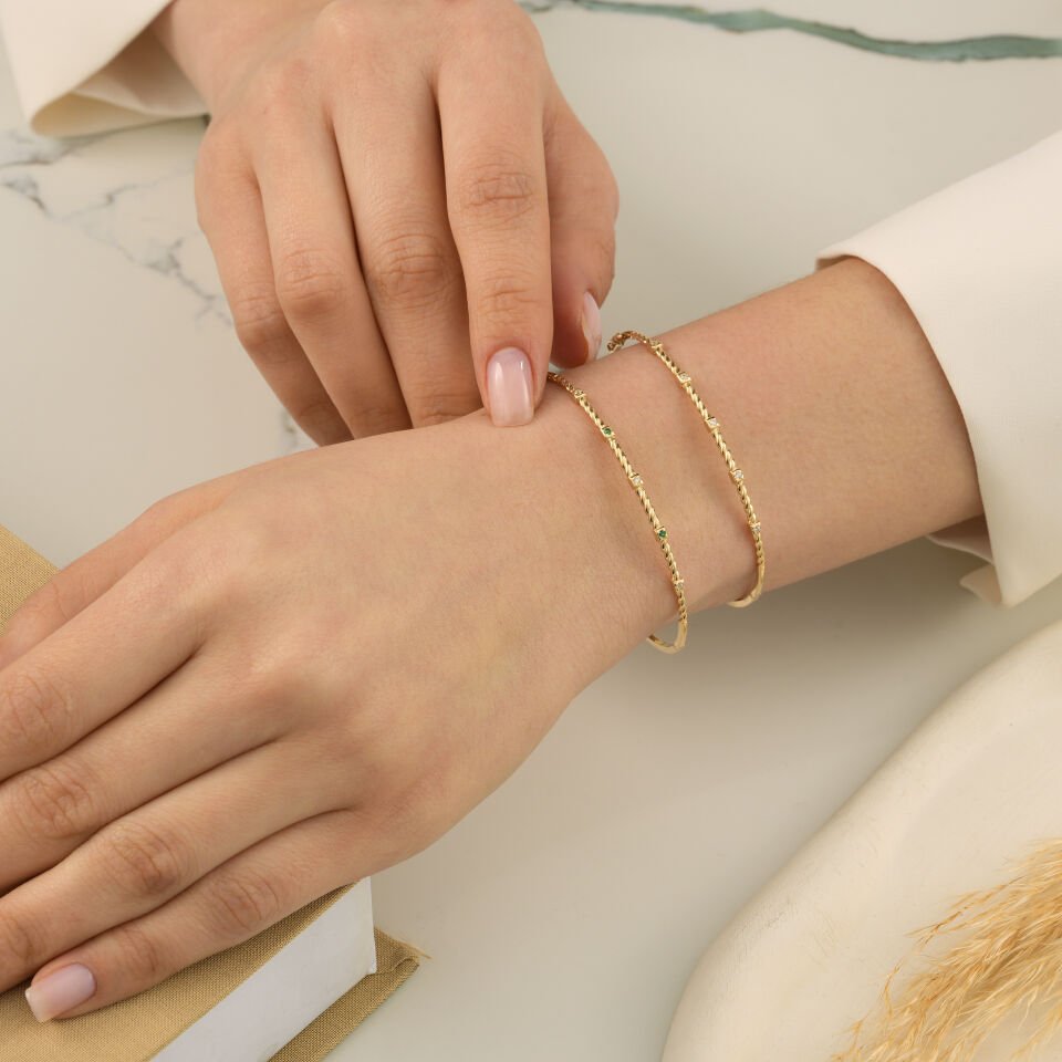 Minimal Taşlı Burgu Kelepçe