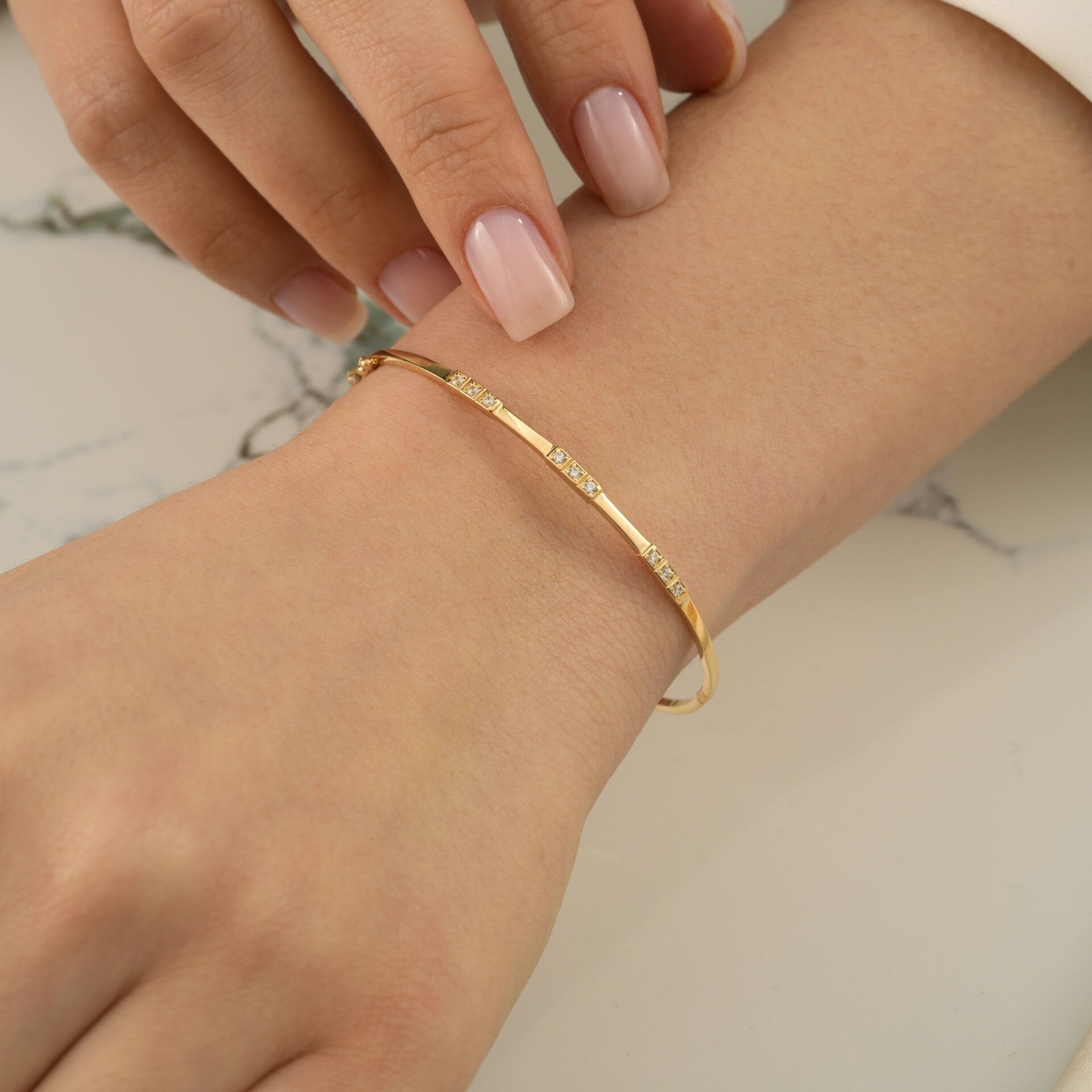 Slim Tasarım Kelepçe