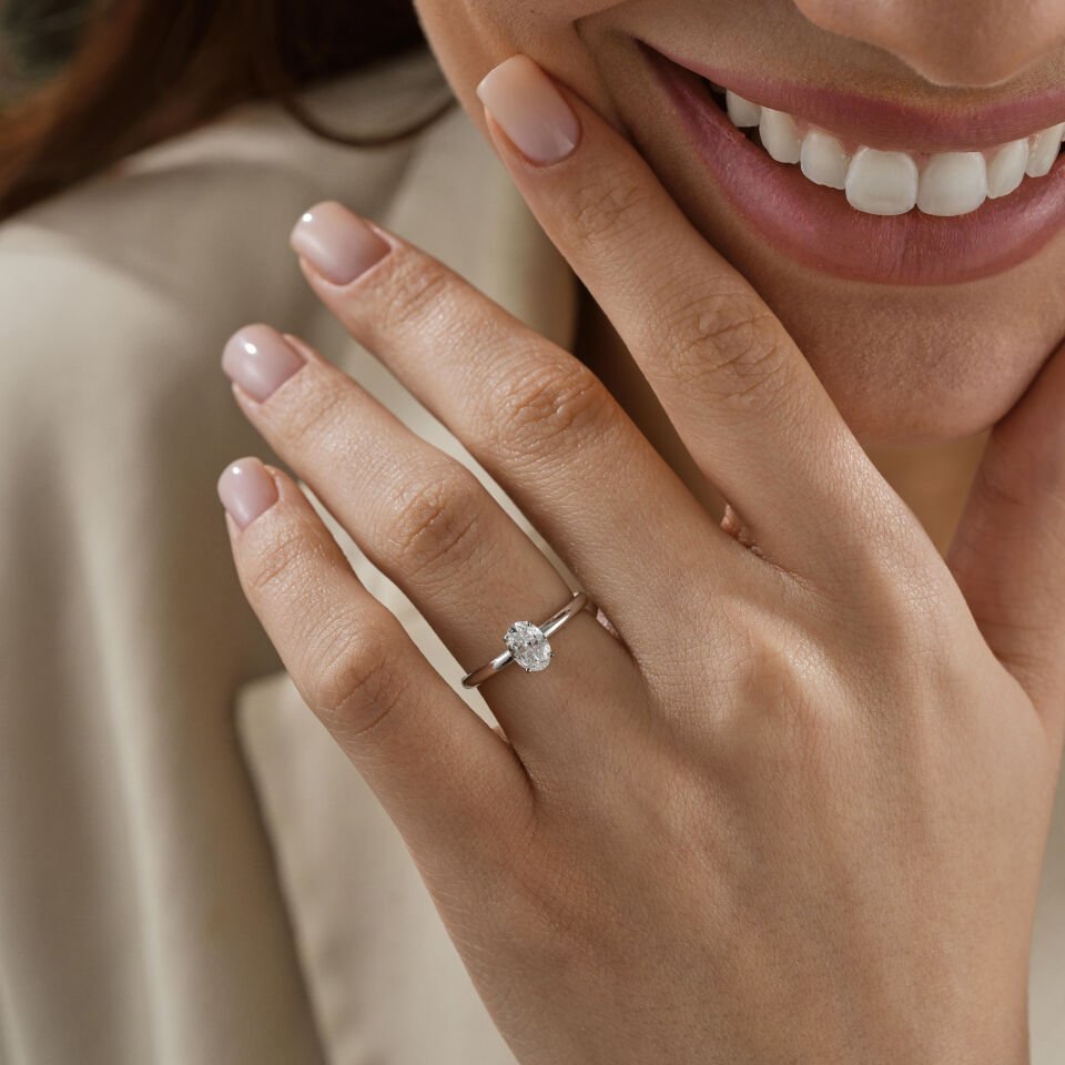 Oval Tek Taş Yüzük