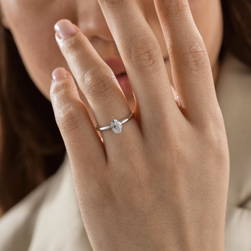 Oval Tek Taş Yüzük