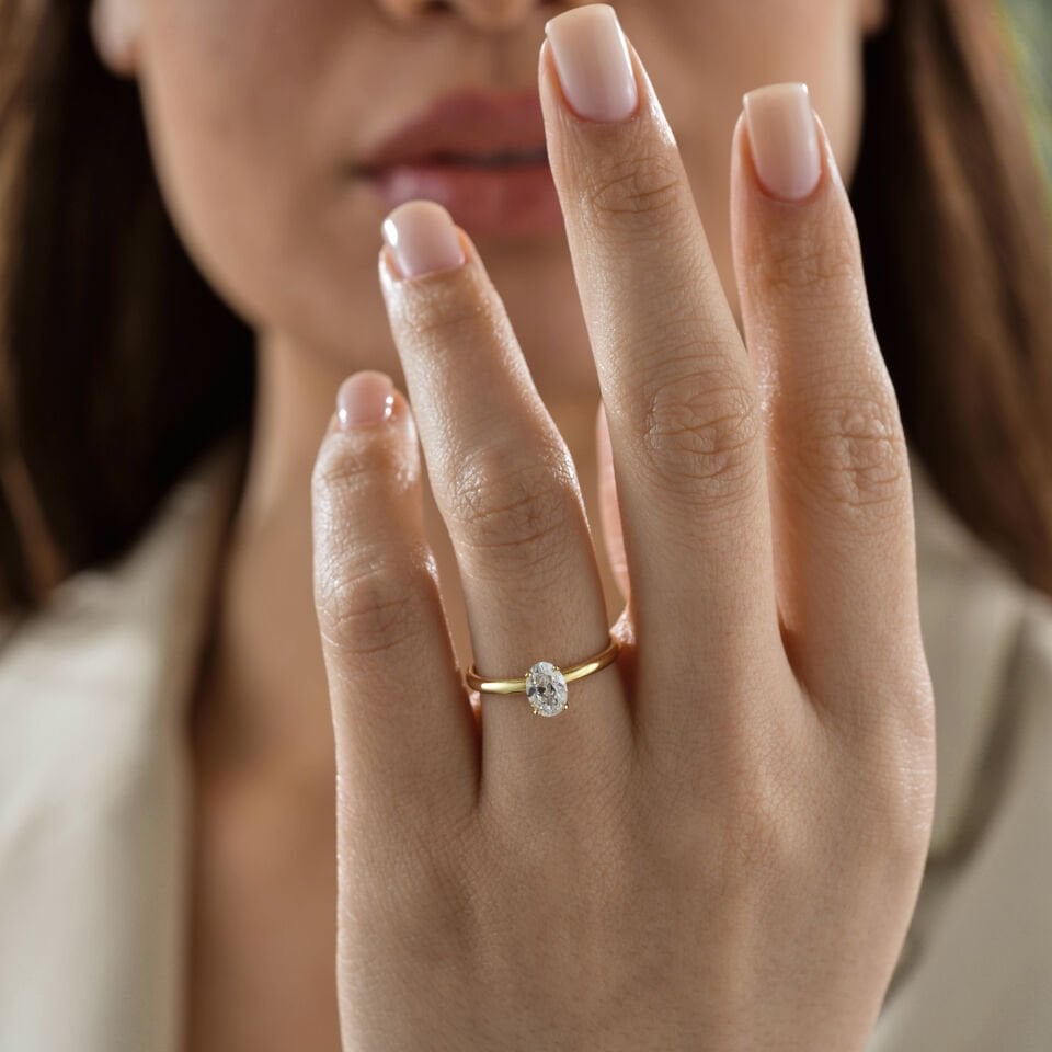 Oval Tek Taş Yüzük