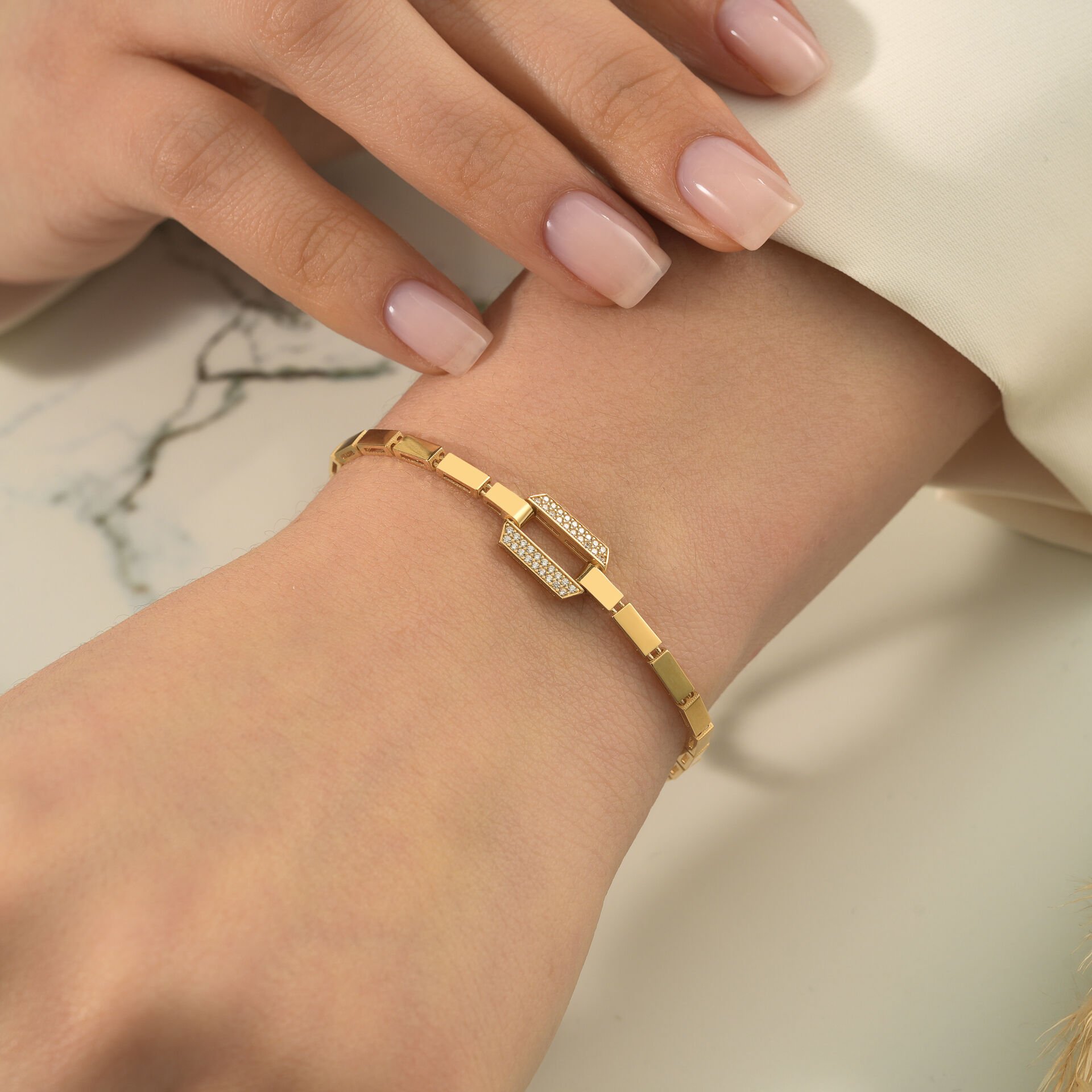 Taşlı Kemerli Bileklik