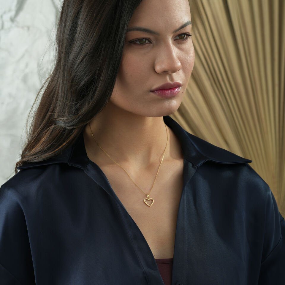 Taşlı Kalp Çerçeve Kolye