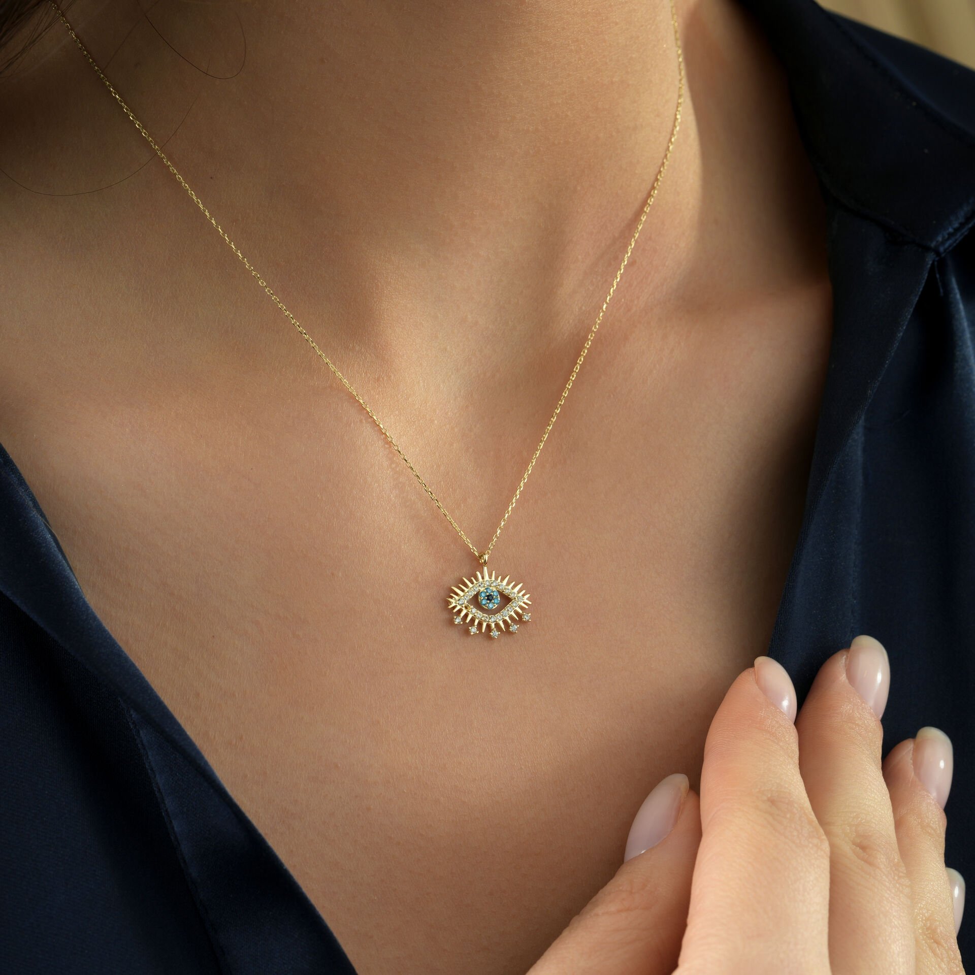 Mavi Taşlı Kirpik Kolye