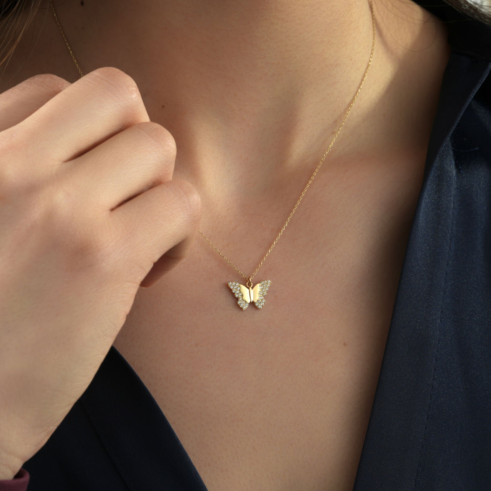 Taşlı Kelebek Kolye