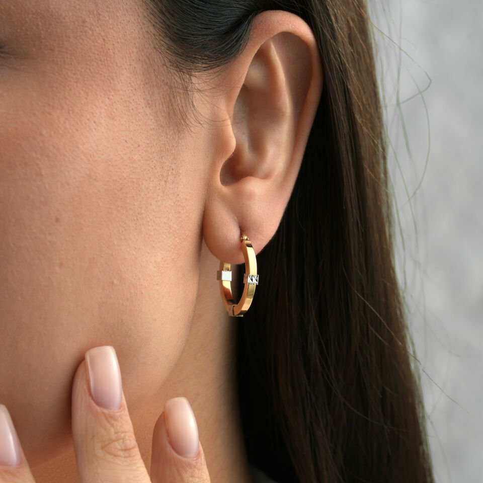 Işıltılı Halka Küpe