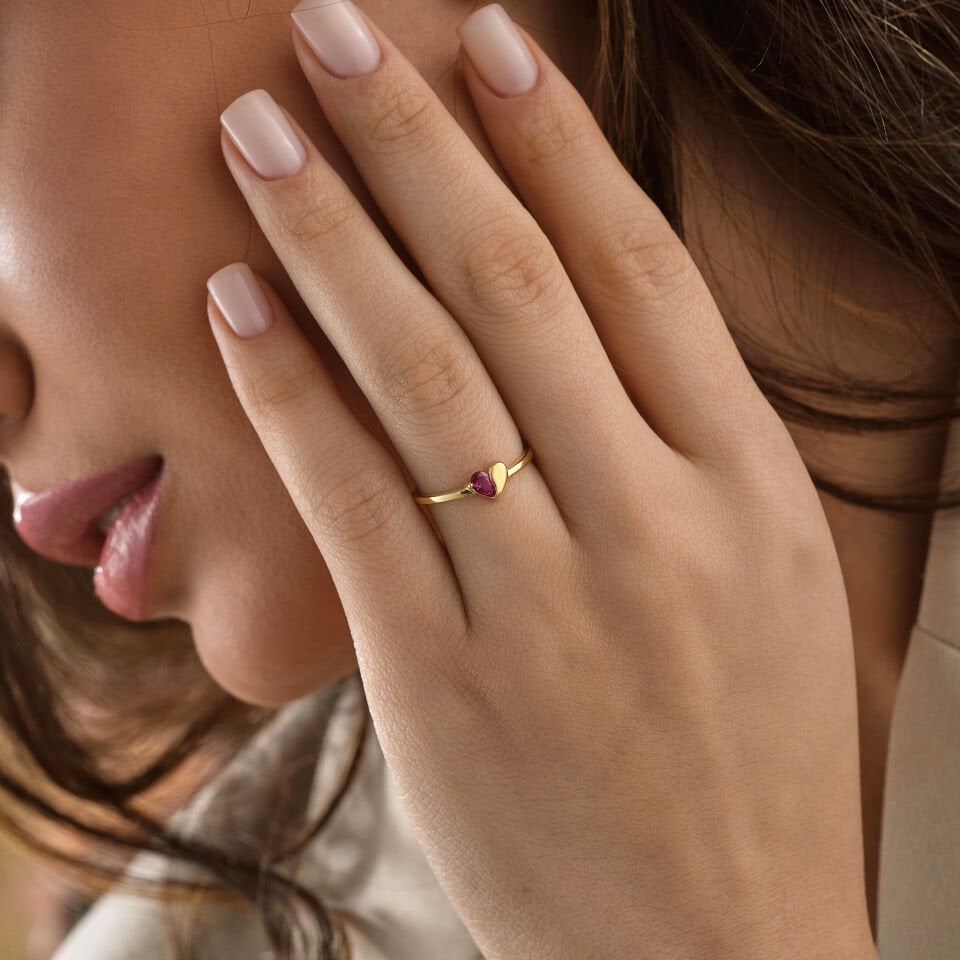 Pembe Taşlı Kalp Yüzük