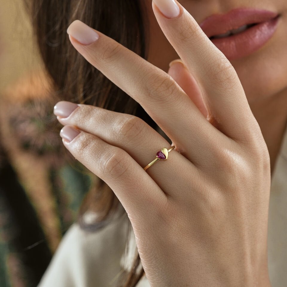 Pembe Taşlı Kalp Yüzük